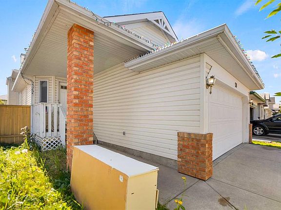 3rd image of 139 N Los Alamos Pl NE