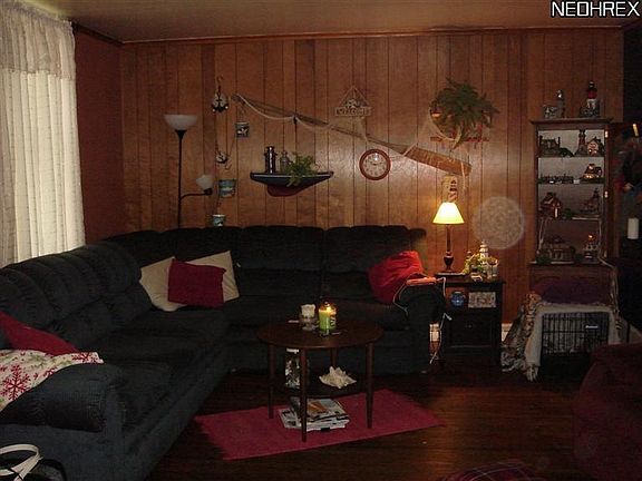 2nd image of 527 E Washington St