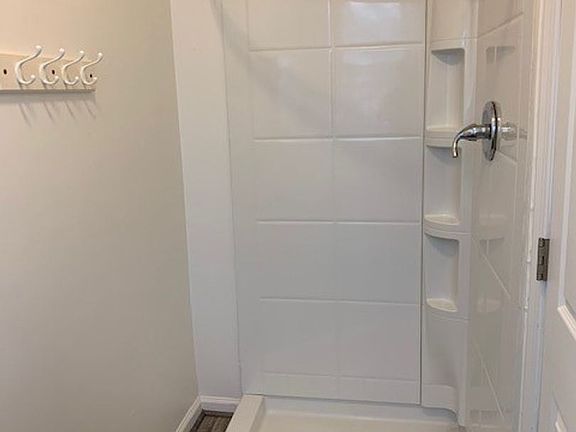 5th image of 1602 Green St #10512581