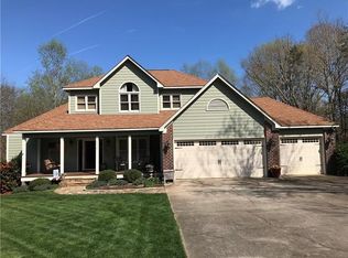 4830 Glen Hollow Ln NE, Hickory, NC 28601