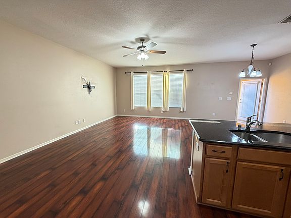 4th image of 10922 Savannah Landing Cir