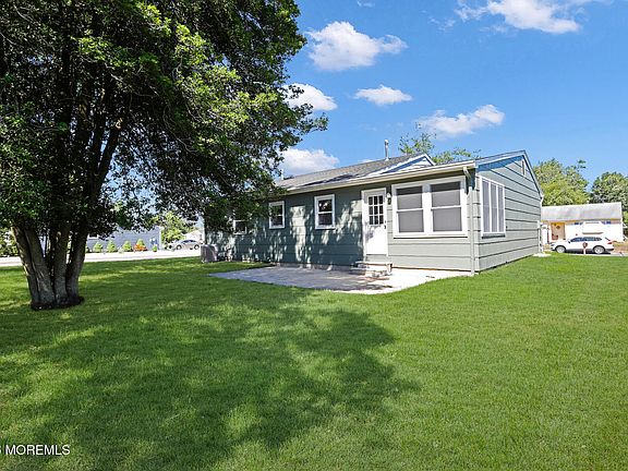 5th image of 80 Brakenbury Drive
