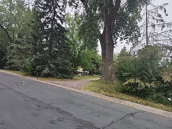 2nd image of 2903 Egan Ave