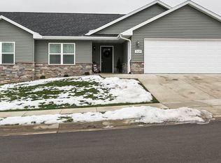 2120 Cobalt Ct, Dubuque, IA 52001