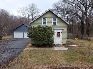 37 Chesterfield Rd, East Lyme, CT 06333