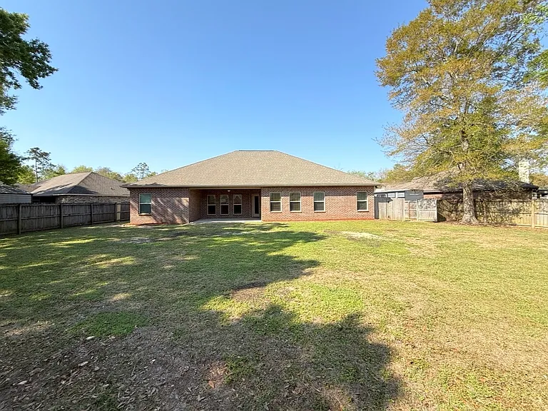 4 Canterbury Ln — Photo 27