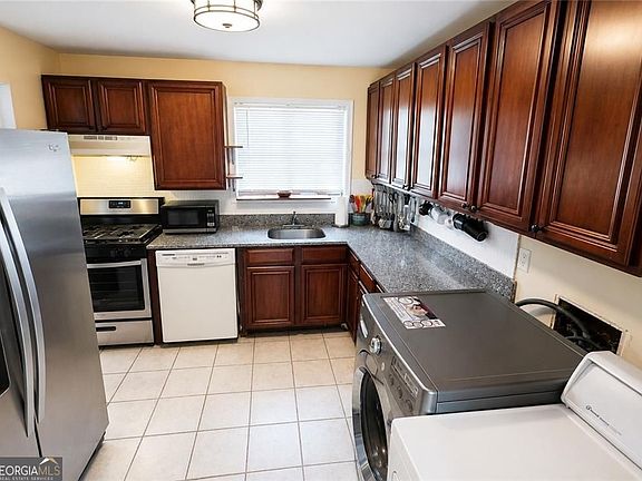 2nd image of 5617 Kingsport Dr NE