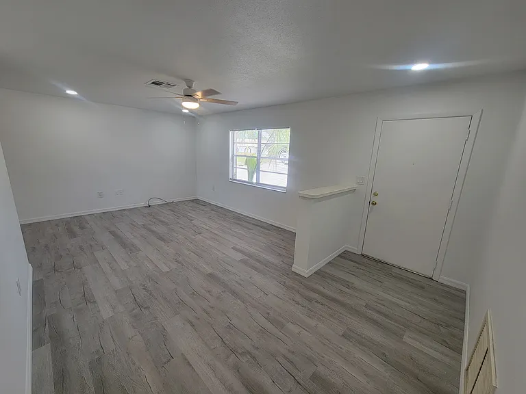 7732 Crosier Ct — Photo 6