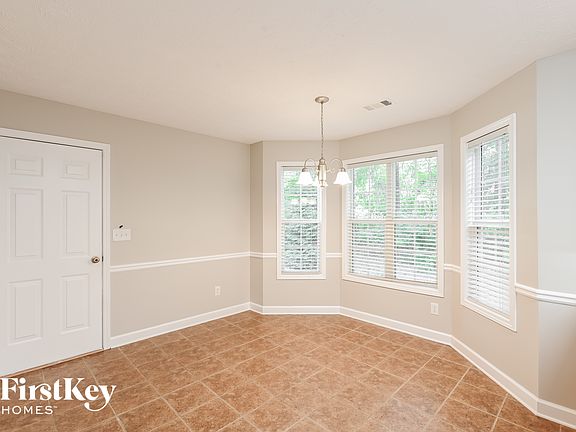 5th image of 6028 Cole Ln