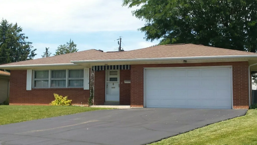 1301 N Manor Dr photo 1