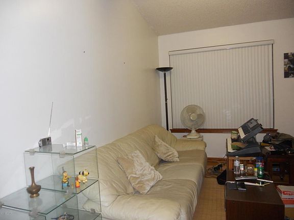 GREAT ROOM GERMAN HARWDOOD FLOOR