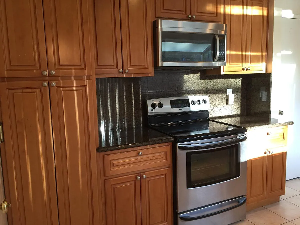 3 bed, 2.5 bath, 1400 sqft, $4,100 — Photo 4