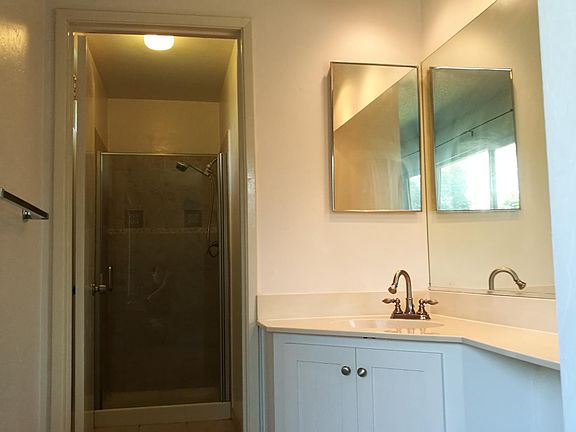 4th image of 164 Mira St
