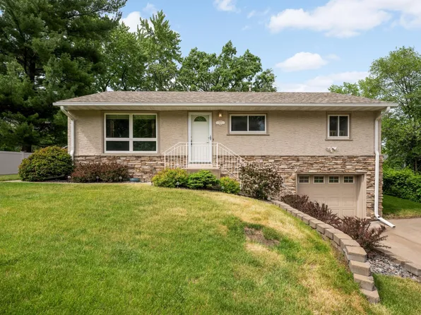 117 91st Ln NE, Blaine, MN 55434
