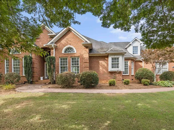 365 Island Green Ln, Inman, SC 29349