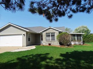 916 Wildwood Dr, Stevens Point, WI 54482