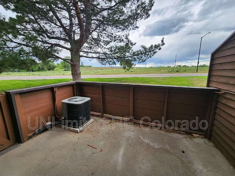 731 Julian Cir — Photo 17