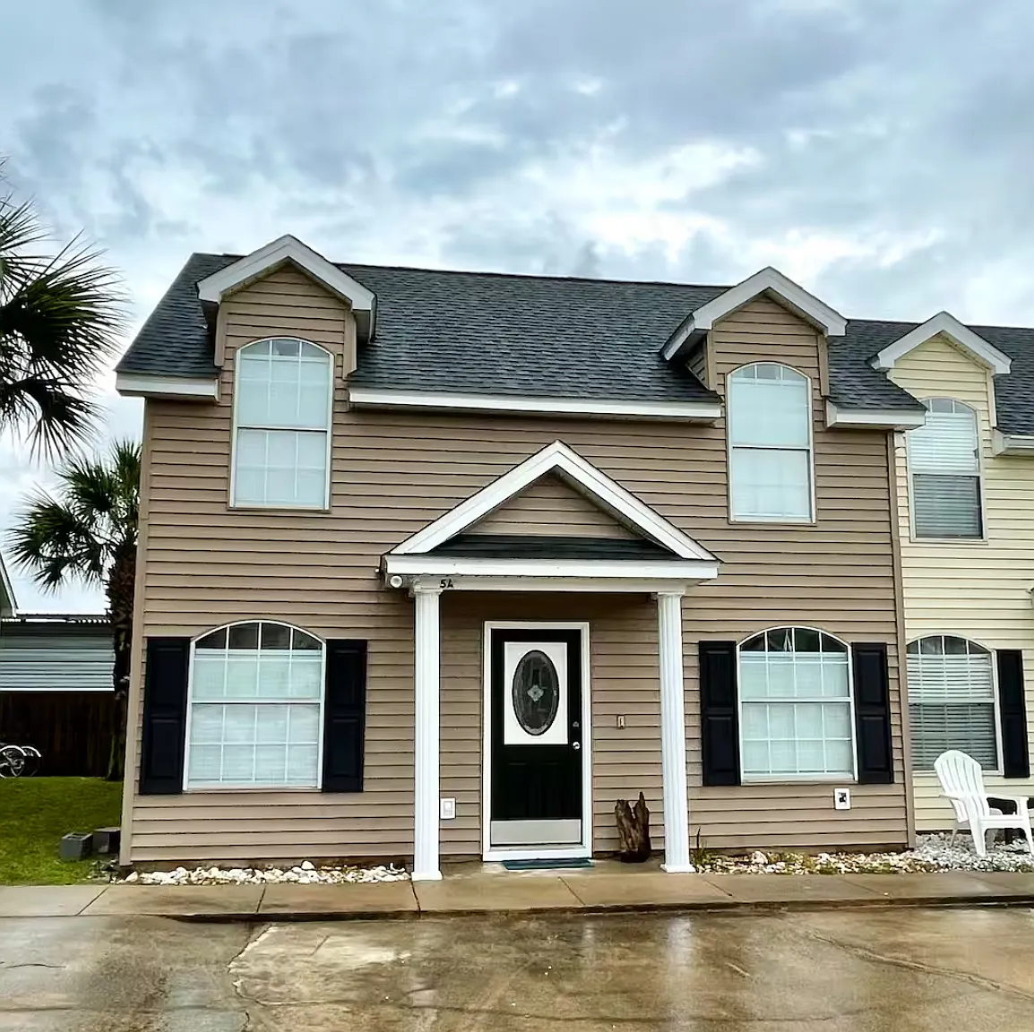 3 bed, 1350 sqft, $2,550 — Photo 1