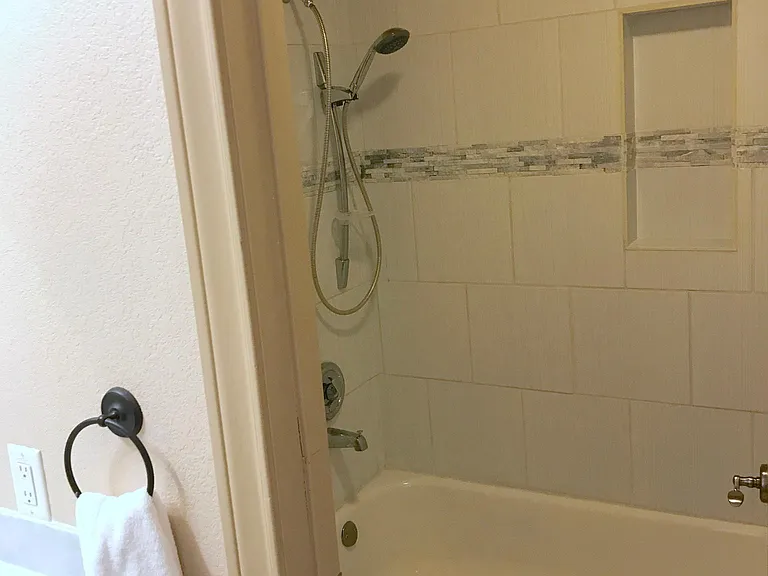 Top floor hallway Bathroom