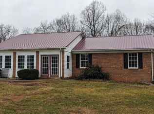 2250 Pocket Rd, Hurt, VA 24563