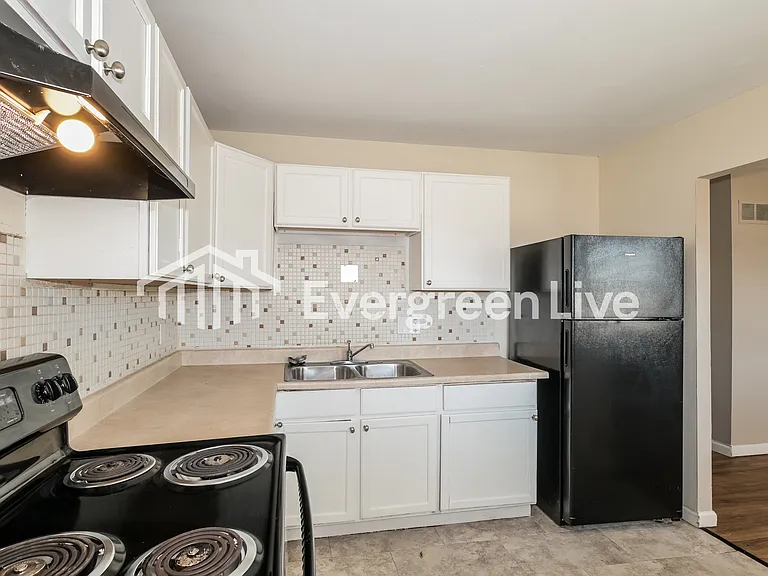 2048 Aristocrat Dr — Photo 7