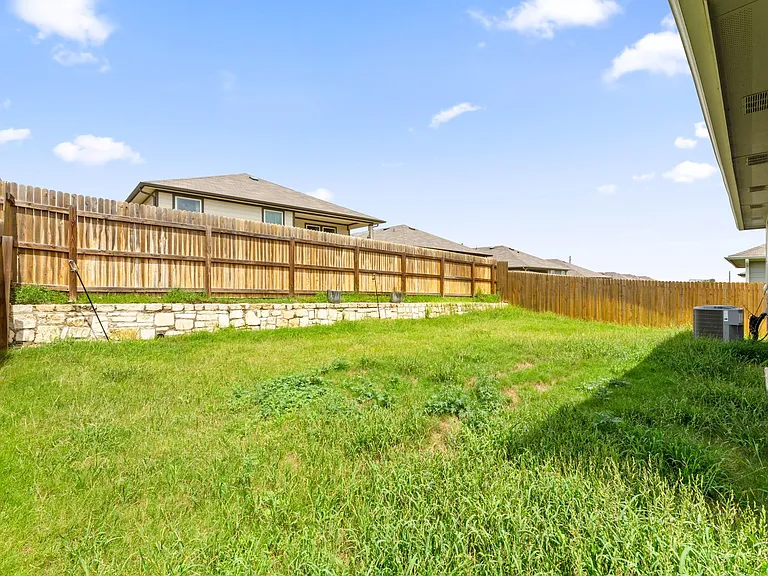 202 Eagle Mountain Trl — Photo 37