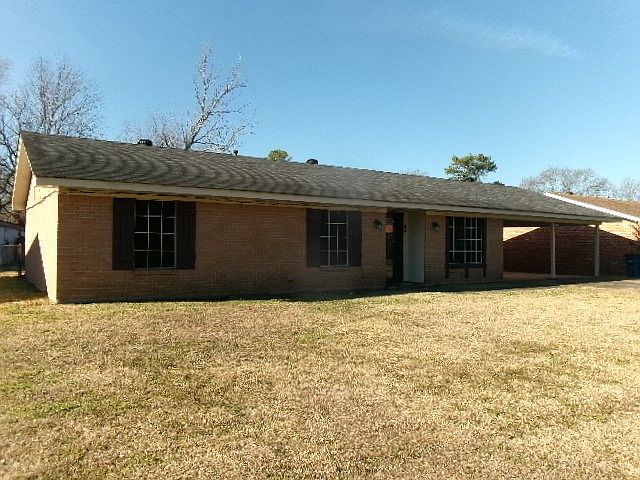 1st image of 627 Woodmere Dr