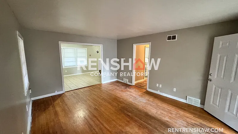 3 bed, 2.0 bath, 1380 sqft, $1,295 — Photo 3