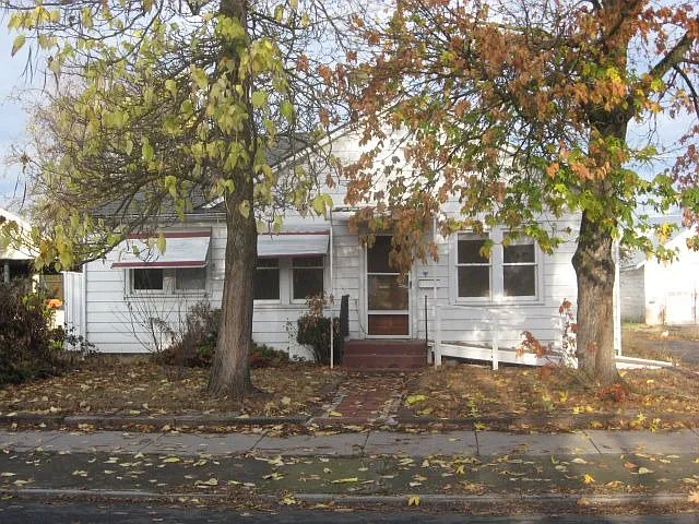 524 N Grape St photo 1