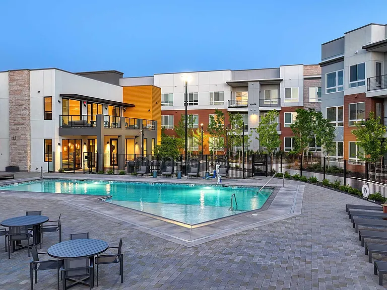 Halcyon Apartments — Photo 11