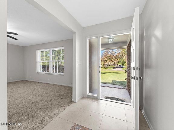 4th image of 3830 DEXTER Drive N