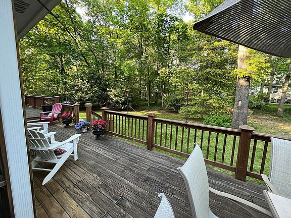 5th image of 208 Grosvenor Ln