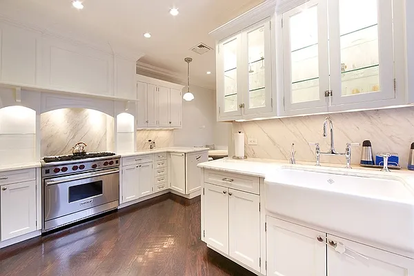 Sold by Rand Realty NY | media 9