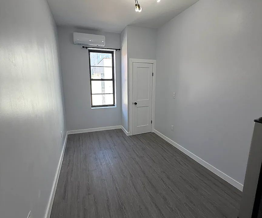 1st image of 129 Beadel St #1