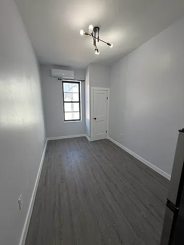 129 Beadel St #1 Photo 1