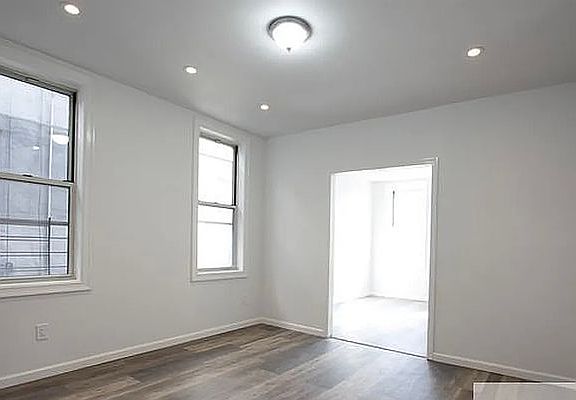 5th image of 279 Schaefer St Floor 2
