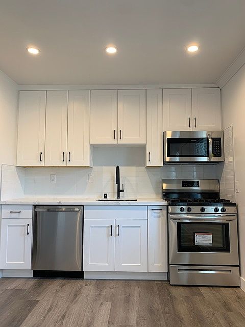1st image of 4132 Grand View Blvd APT 10