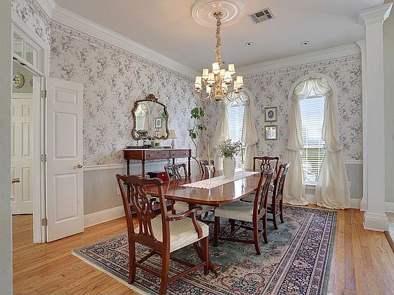 Formal Dining