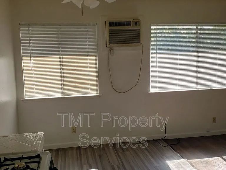2743 2nd Ave #6 — Photo 6