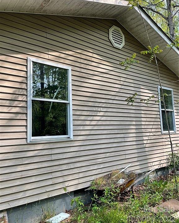 2nd image of 1024 Williamson Creek Rd
