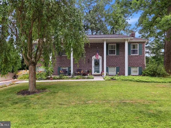 62 Laurel Dr, Hanover, PA 17331