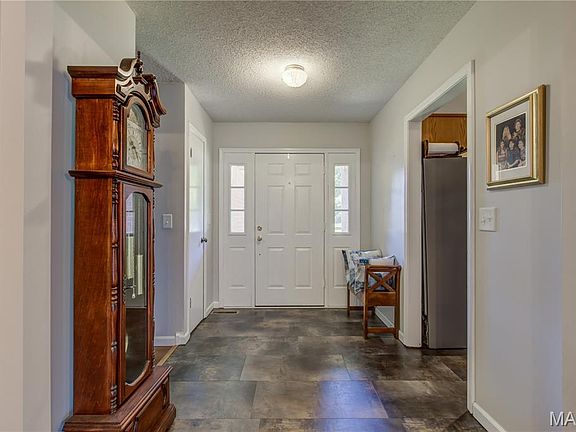 3rd image of 68 Willow Rd