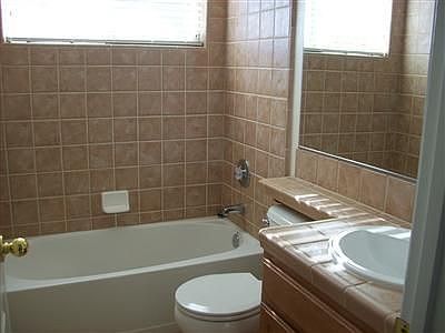 4th image of 5067 Garlenda Dr