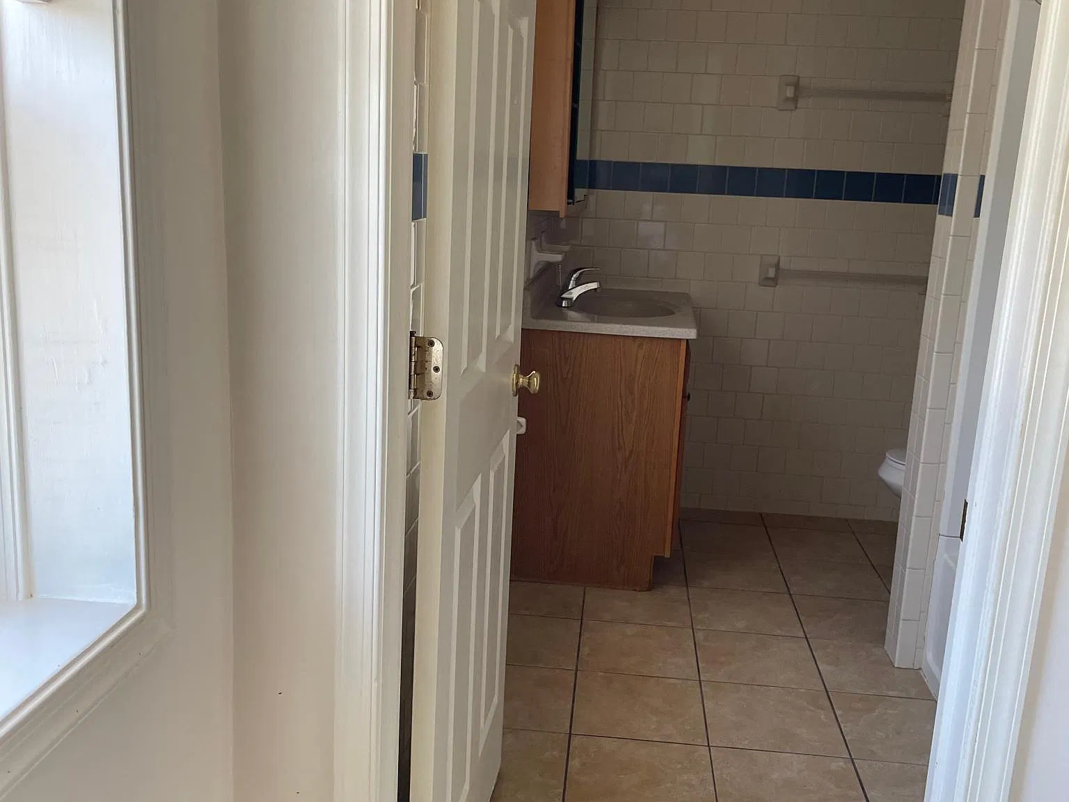 1004 N Madison St — Photo 3