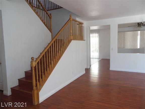 4th image of 444 Manderley Ct #0