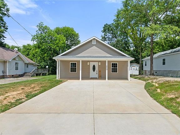 2nd image of 213 Holt St