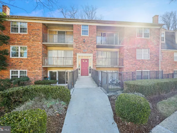 886 College Pkwy APT 203, Rockville, MD 20850