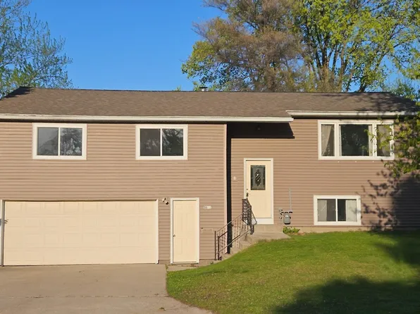 3012 16th St, Menominee, MI 49858