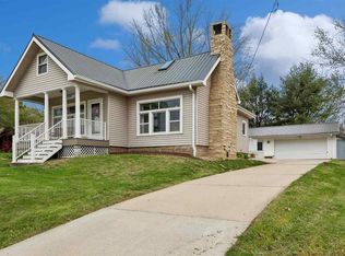 281 Saint Marys St, Riverside, IA 52327