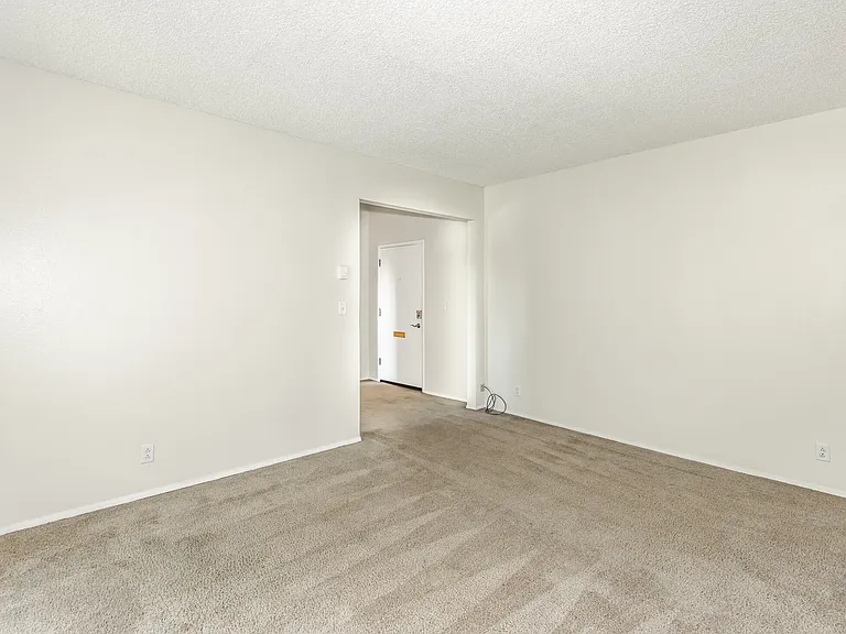 Grandview Apartments — Photo 18